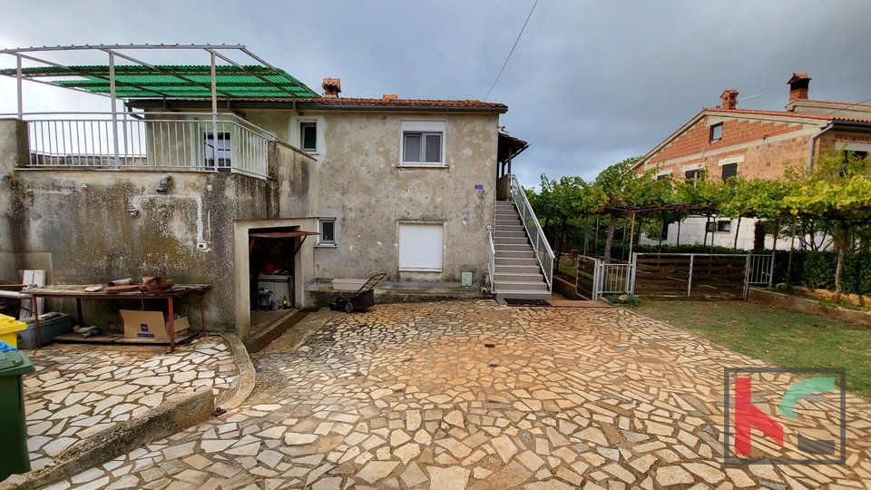 Istria - Peruški, casa su un ampio terreno di 1000m2, vista mare # in vendita