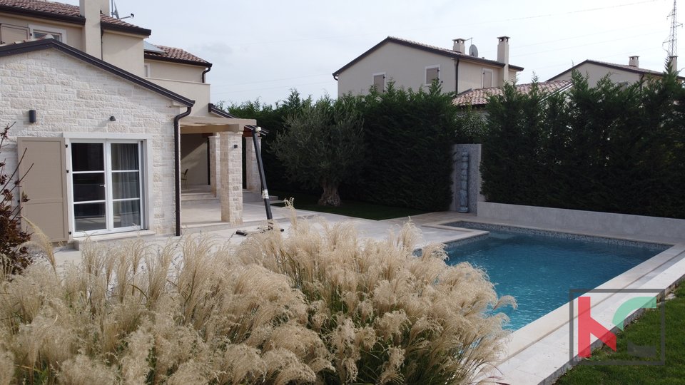 Istra, moderna vila s bazenom u blizini Poreča, #prodaja