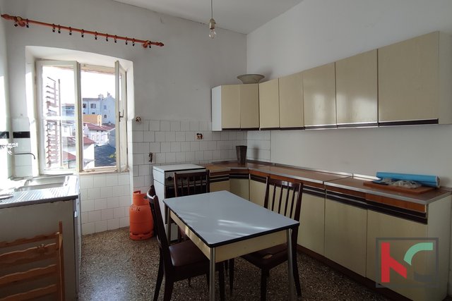 Istra, Pula, trosoban stan 62,48 m2 u centru, 200m do Arene, #prodaja