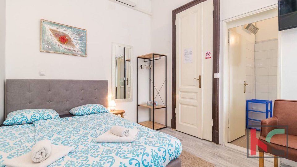 Istria, Pula, Center, apartment 82.01 m2, four residential units, #sale