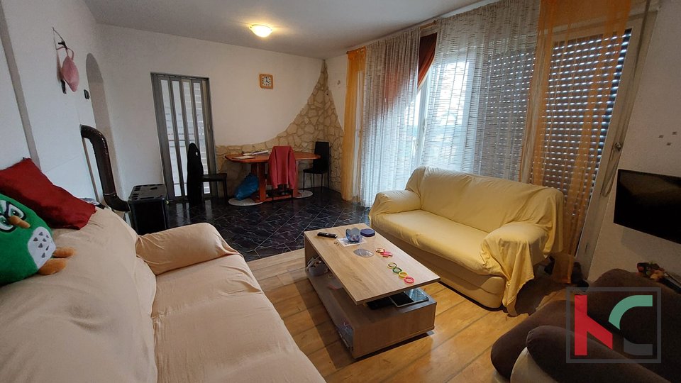 Istra, Pula, Kaštanjer, udobno stanovanje 63,62m2 v starejši novogradnji, #prodaja