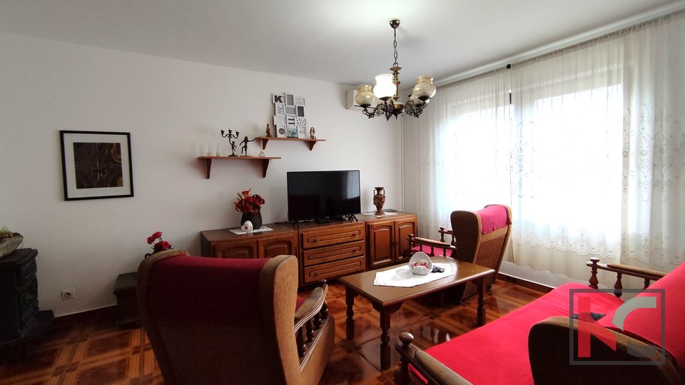 Истрия, Пула, Шияна, уютная квартира 81,49 м2 + сад, цокольный этаж, #продажа