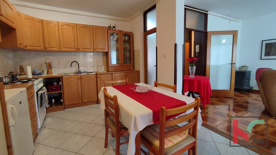 Istria, Pola, Šijana, confortevole appartamento 81,49 m2 + giardino, piano terra, #vendita