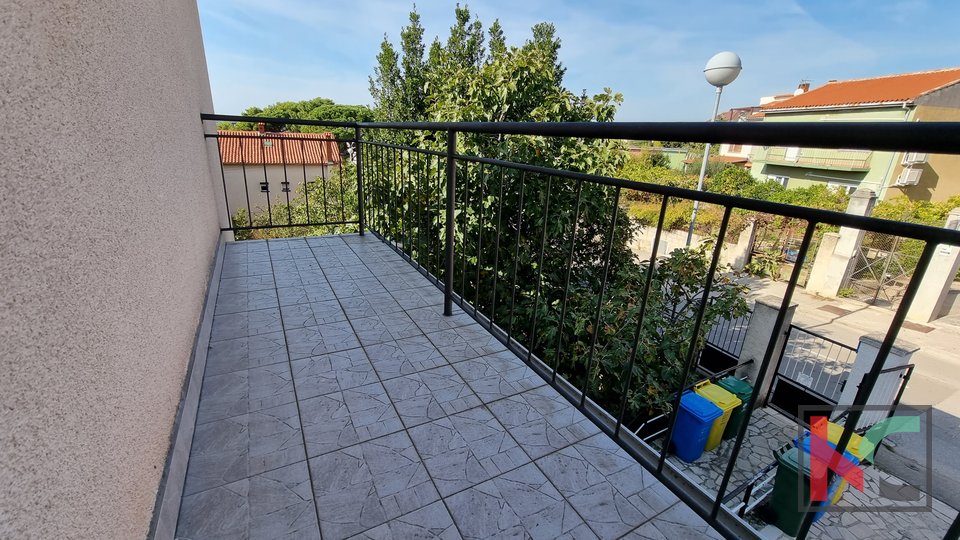 Pula, Vidikovac, spacious apartment 110m2 with 3 terraces and 196m2 garden