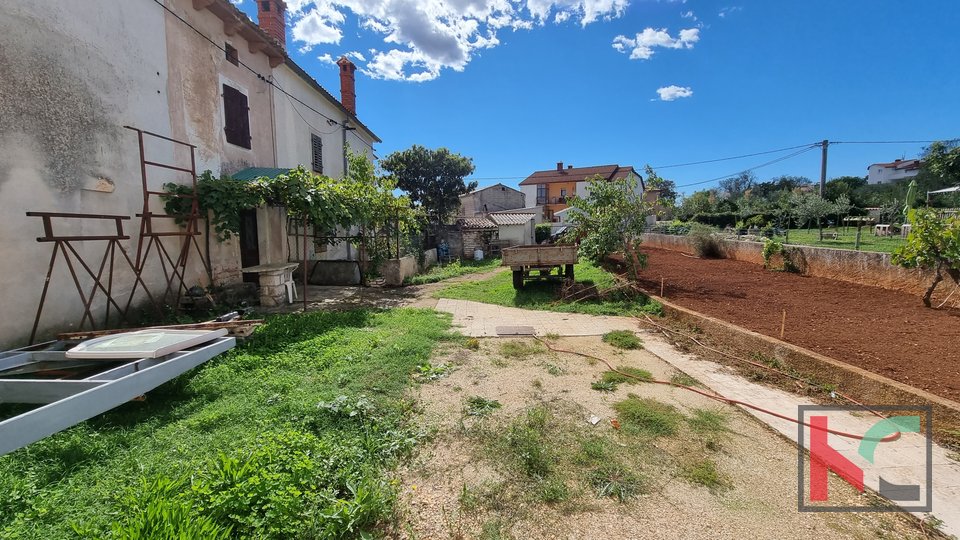 Istria, Muntić, tre vecchie case istriane su un terreno di 700m2, #vendita