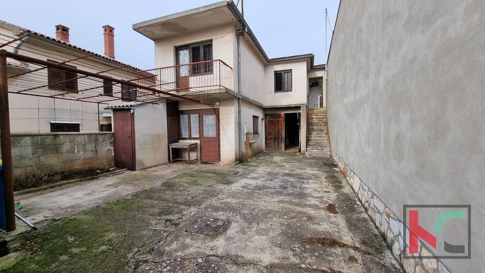 Pula, Veli Vrh, old Istrian house for renovation, #sale