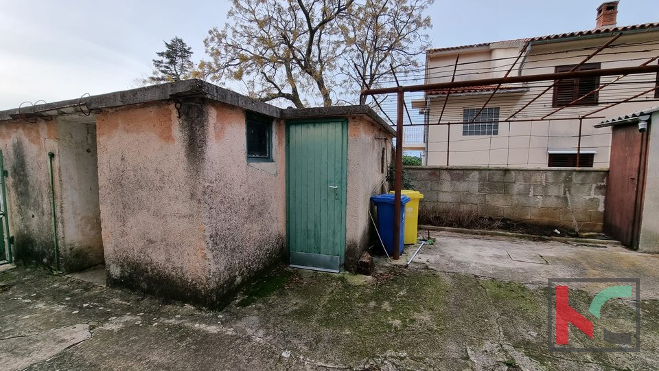 Pula, Veli Vrh, old Istrian house for renovation, #sale