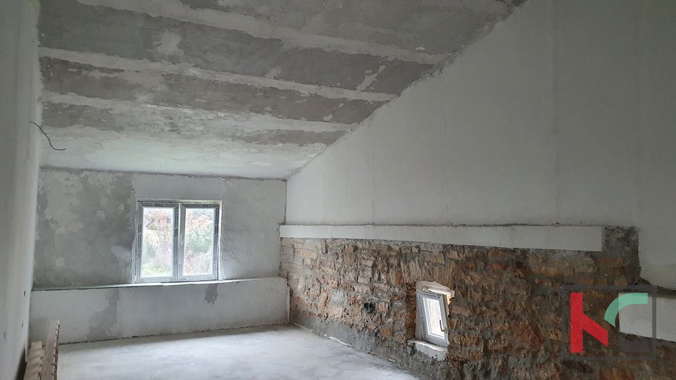 Istria, stone house in the vicinity of Rovinj, 120m2, in a high roh-bau phase with a sea view, #sale