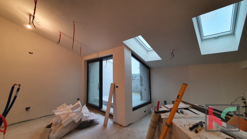 Rovinj, in der Nähe des Stadtzentrums, schöne komplett renovierte Luxus-Wohnung mit zwei Schlafzimmern mit Aussicht, #verkaufen