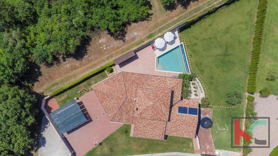 Šišan, luksuzna samostojna počitniška hiša z 270m2 bazenom na 1571m2 parceli, #prodaja
