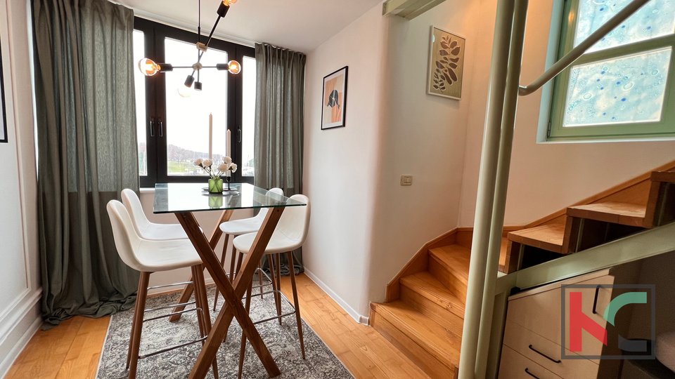 Istra, Poreč, stan 39,64 m2 stilski dvoetažni stan s neprocjenjivim pogledom na more #prodaja