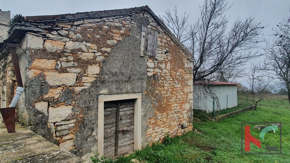 Hrboki, una vecchia casa in pietra d'Istria con fienile da ristrutturare, grande opportunità #vendita