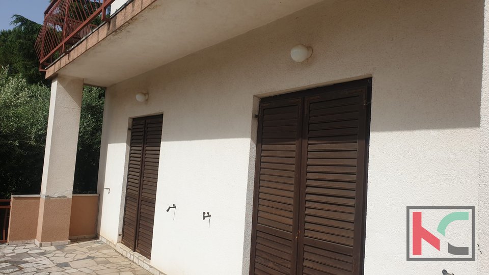 Poreč, Musalež, samostojeća kuća sa dva stana + studio app u prizemlju #prodaja