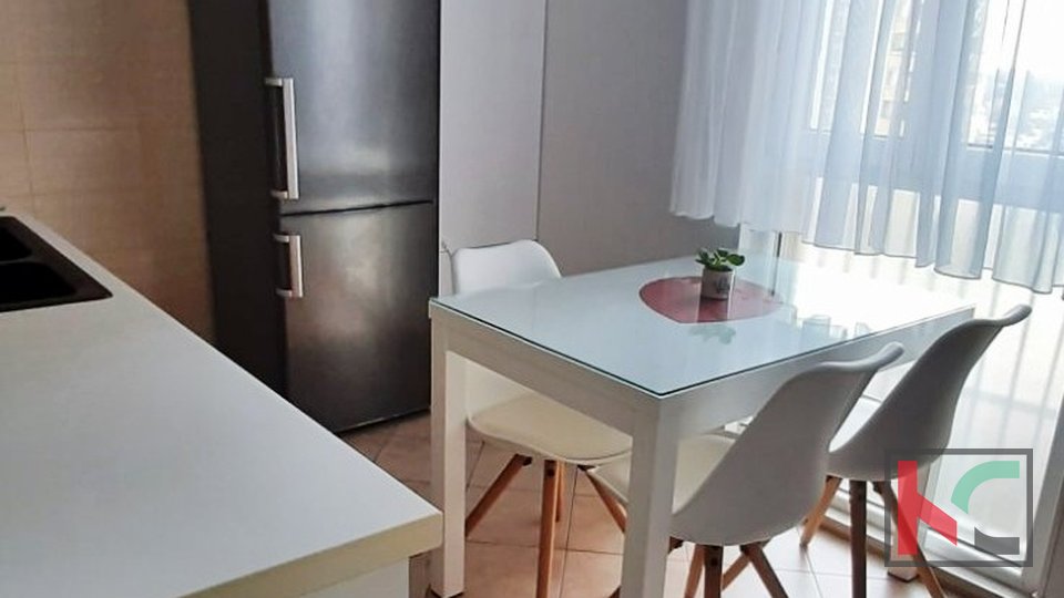 Istria, Pola, Vidikovac, appartamento 50,66 m2 al quinto piano, ascensore, #vendita