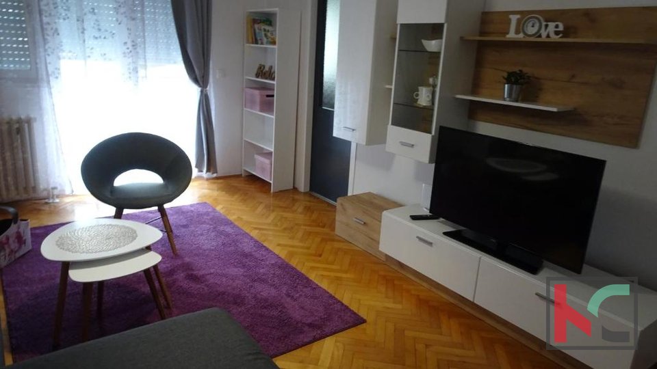 Pula, Stoja, comfortable family three-room apartment in a desirable location, 2nd floor, elevator, #sale