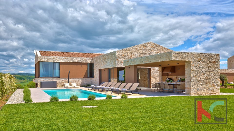 Istria, Brtonigla, luxury villa 324m2 with an idyllic view