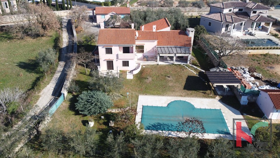 Истрия, Воднян, традиционный истрийский дом с бассейном и оливковой рощей, участок под застройку 4671 м2, #продажа