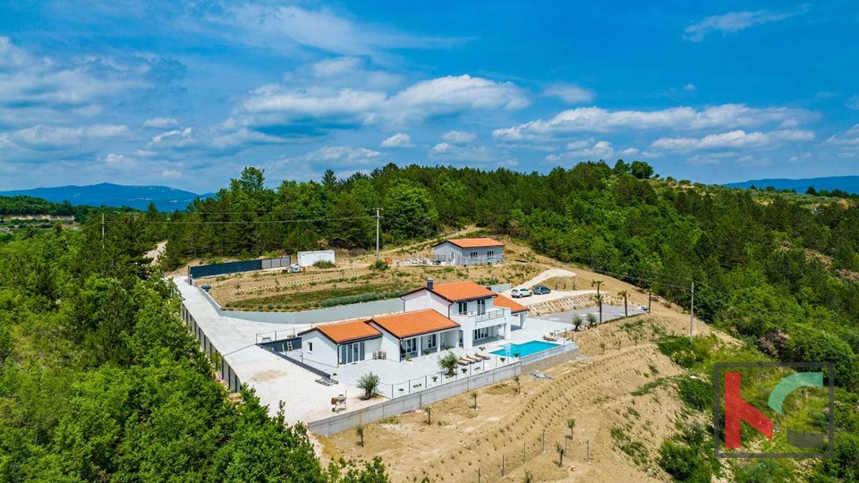 Istria, Villa on a 20,000m2 garden near the picturesque village of Draguć