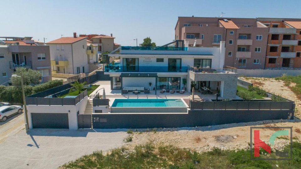 Istra, Medulin, ekskluzivna Villa na 200m od mora, #prodaja
