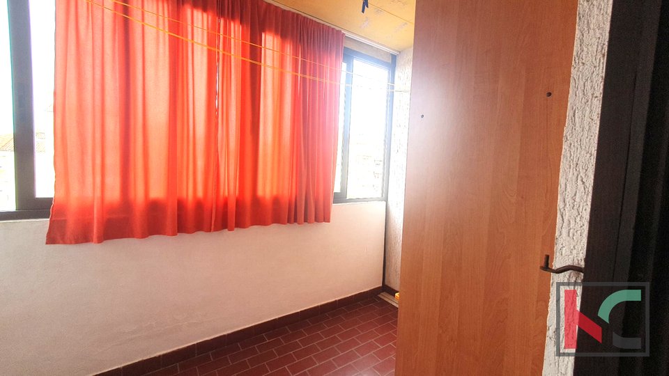 Pula, Stoja, delno prenovljeno stanovanje 76,25 m2, z dvema balkonoma #prodaja