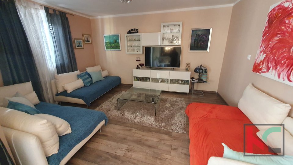 Pula, Stoja, delno prenovljeno stanovanje 76,25 m2, z dvema balkonoma #prodaja
