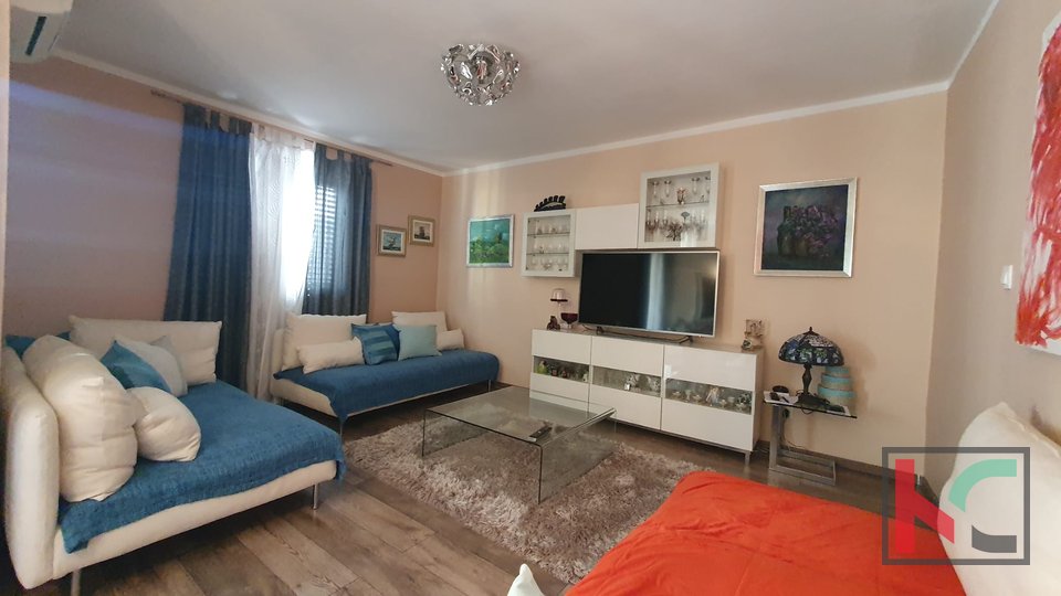 Pula, Stoja, partially renovated apartment of 76.25 m2, with two balconies #sale