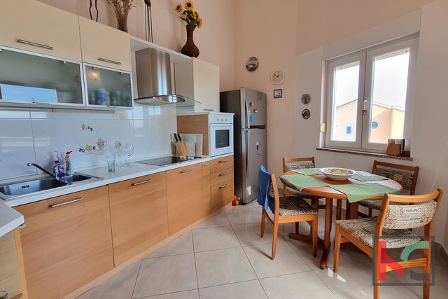 Istra, Premantura, stanovanje 96,67m2 s pogledom na morje