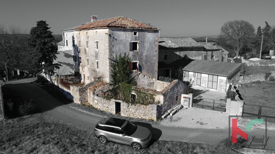 Istra, Barban, kamena kuća za renovaciju i zemljište od 1826 m2, #prodaja
