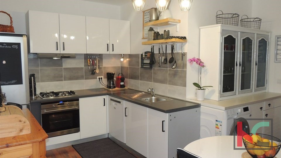 Istra, Pula, Valmade, stan 115m2, 4ss+db, okućnica 400m2, #prodaja