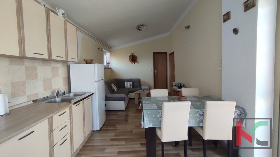 Istra, Vidikovac, kuća sa dvorištem i dodatnim apartmanom, tražena lokacija #prodaja