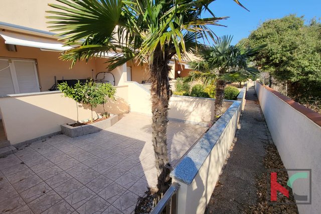 Istra, Ližnjan, dvoetažni apartma 2SS+DB, z vrtom, odprt pogled na morje, bazen, #prodaja
