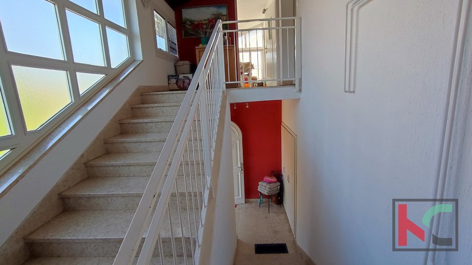 Istria, Pula, comfortable family apartment 3SS+DB 133.29m2 with landscaped garden, quiet location, #sale
