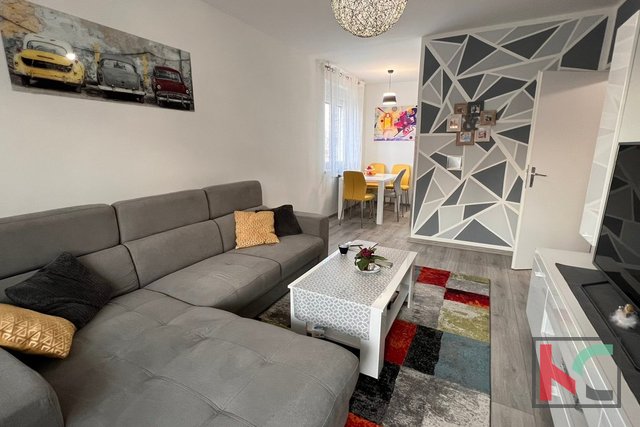 Pula, Stoja, Dreizimmer-Familienwohnung, 60 m2, komplett renoviert in idealer Lage #verkaufen
