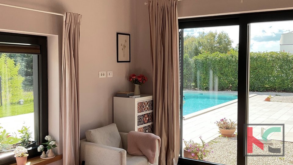 Istria, Svetvinčenat, Villa 237m2 on 1003m2 garden with swimming pool, #sale