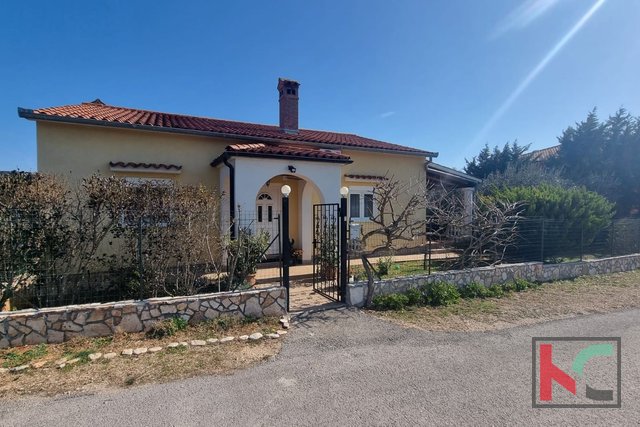Istria, Lisignano, casa indipendente con giardino su un'area di 541m2, #vendita