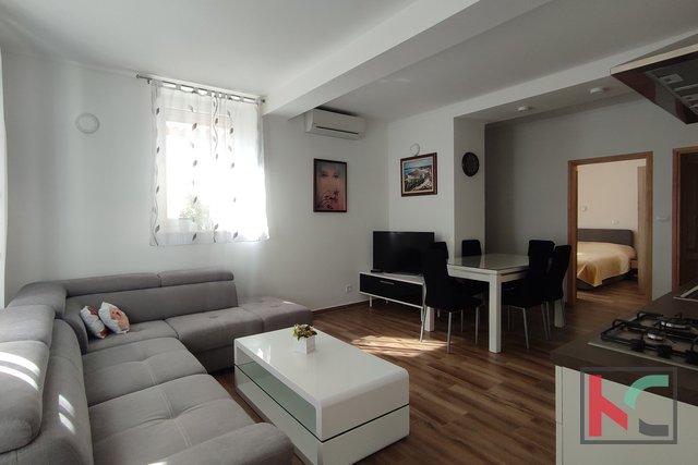 Istria, Pula, house with two apartments near the center, opportunity, #sale