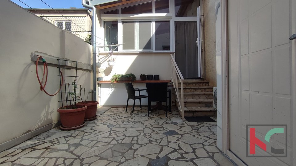 Istria, Pula, house with two apartments near the center, opportunity, #sale