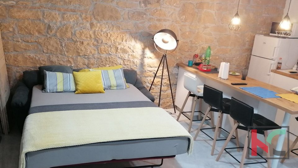 Istria, Vižinada, renovated stone house with yard, #sale