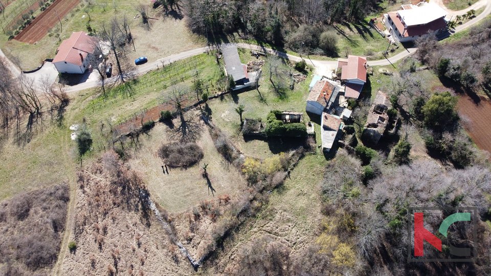 Gračišće, Lančišće altes istrisches Haus 300m2 Gartengrundstück 1353m2 Gebäude und 5500m2 Ackerland, #verkaufen
