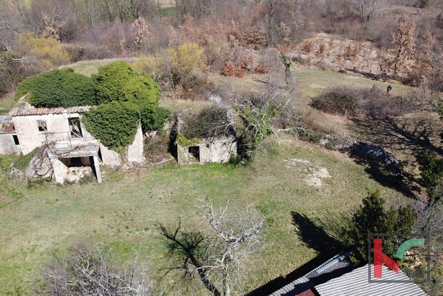 Gračišće, Lančišće vecchia casa istriana 300m2 orto 1353m2 edificio e 5500m2 terreno agricolo, #vendita