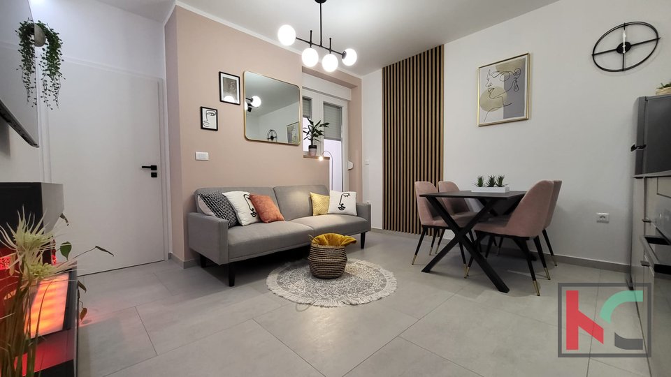 Pula, Arena - moderan renoviran stan 2SS+DB u centru #prodaja