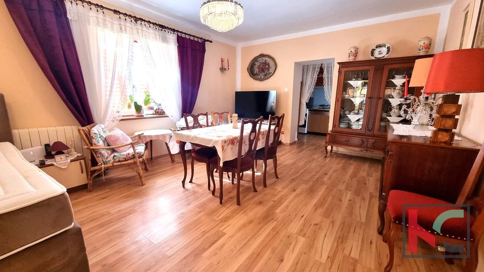 Istrien, Poreč, Kaštelir, Familiensteinhaus mit Meerblick von 228m2 #verkaufen