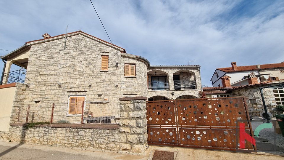 Istria, Poreč, Kaštelir, family stone house with sea view of 228m2 #sale