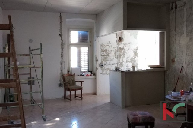Istria, Pula, Veruda, apartment 102.57 m2 for adaptation in a great location, #sale