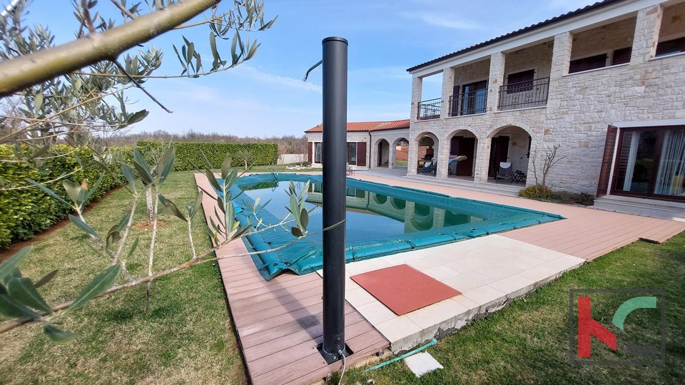 Istria, Tinjan, luxurious stone villa with swimming pool on landscaped garden, view of nature #sale
