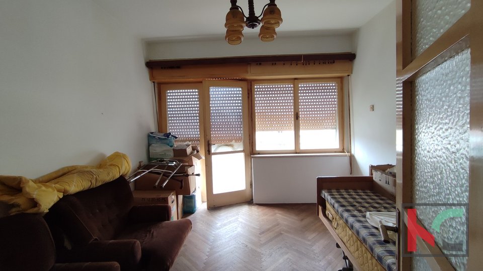 Pula, Vidikovac, apartment for renovation 76.12m2, only 300m from the city center, #sale