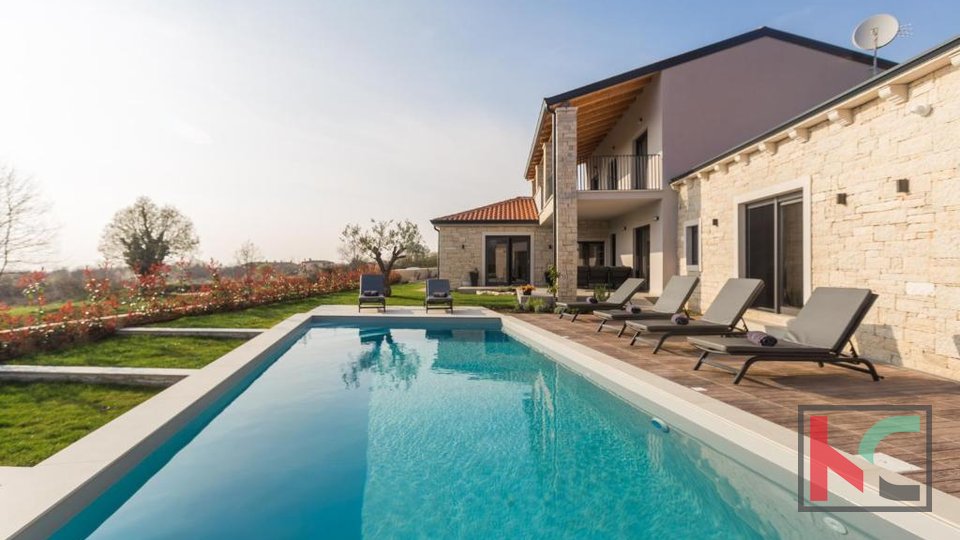 Istria, Sveti Lovreč, Beautiful villa with a swimming pool on a spacious plot of 1874m2