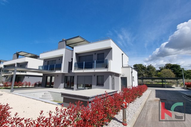 Istra, Banjole, luksuzna vila v zasebnem naselju 200m od morja
