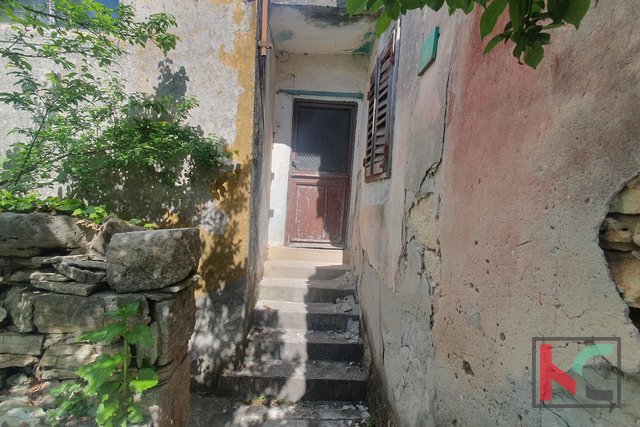 Pula, Šijana, old Istrian house for renovation #sale
