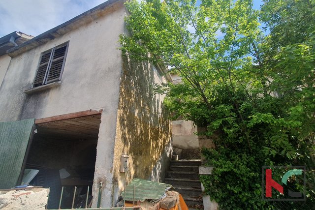 Pula, Šijana, old Istrian house for renovation #sale